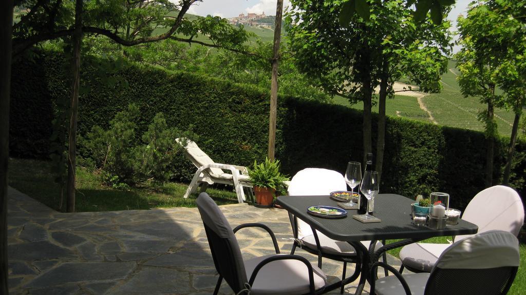 Holiday Home Cannubi In Barolo Exteriör bild